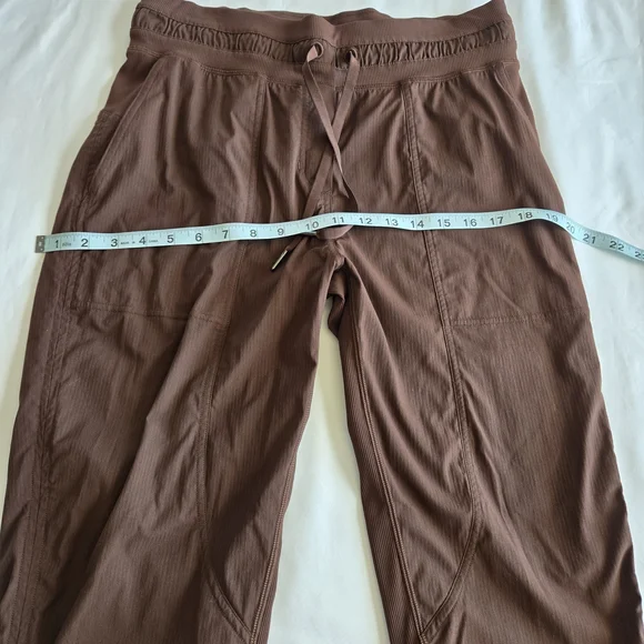 (NWOT)Lululemon Dance Studio Mid- Rise Cropped Pants - Picture 5 of 6